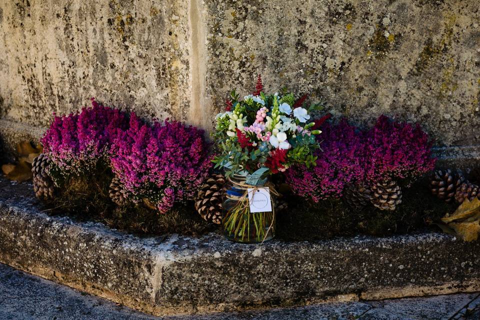 Flores en la fuente