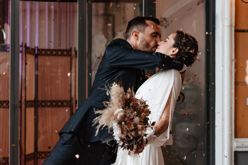 Salida de boda civil