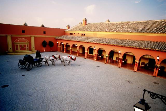AZZ Sevilla Hacienda La Boticaria