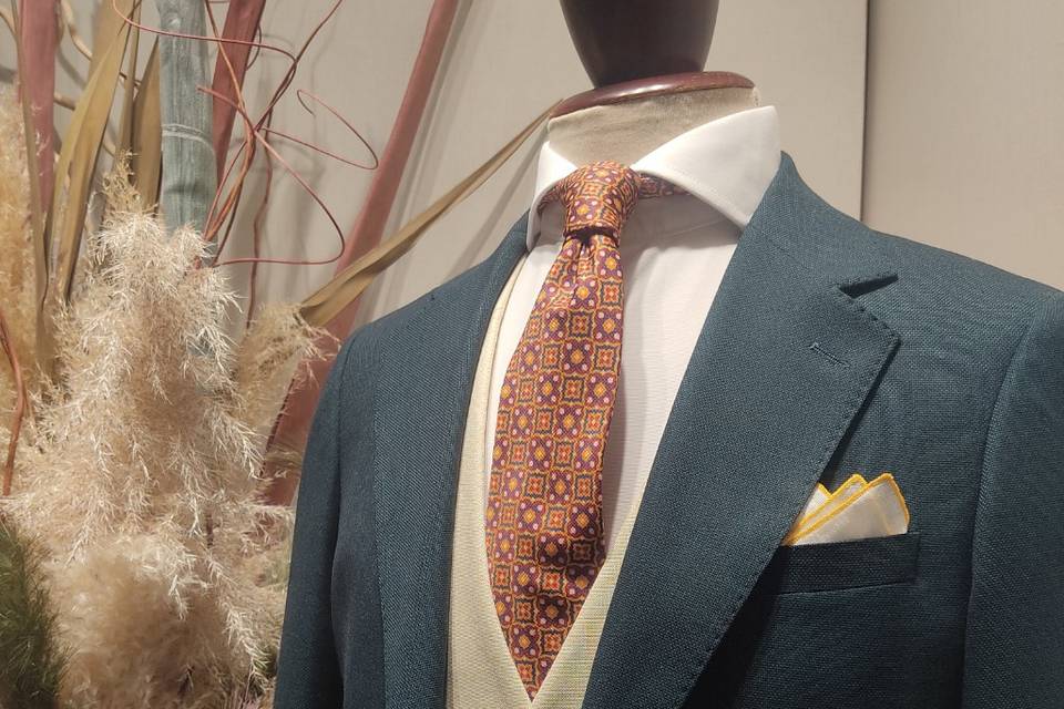 Traje y complementos