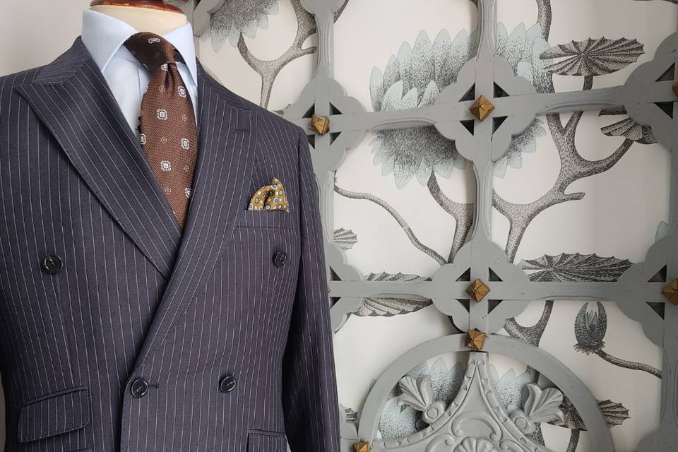 Traje cruzado rayas