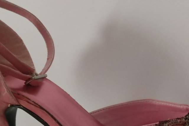 Modelo zapato rosa aplique