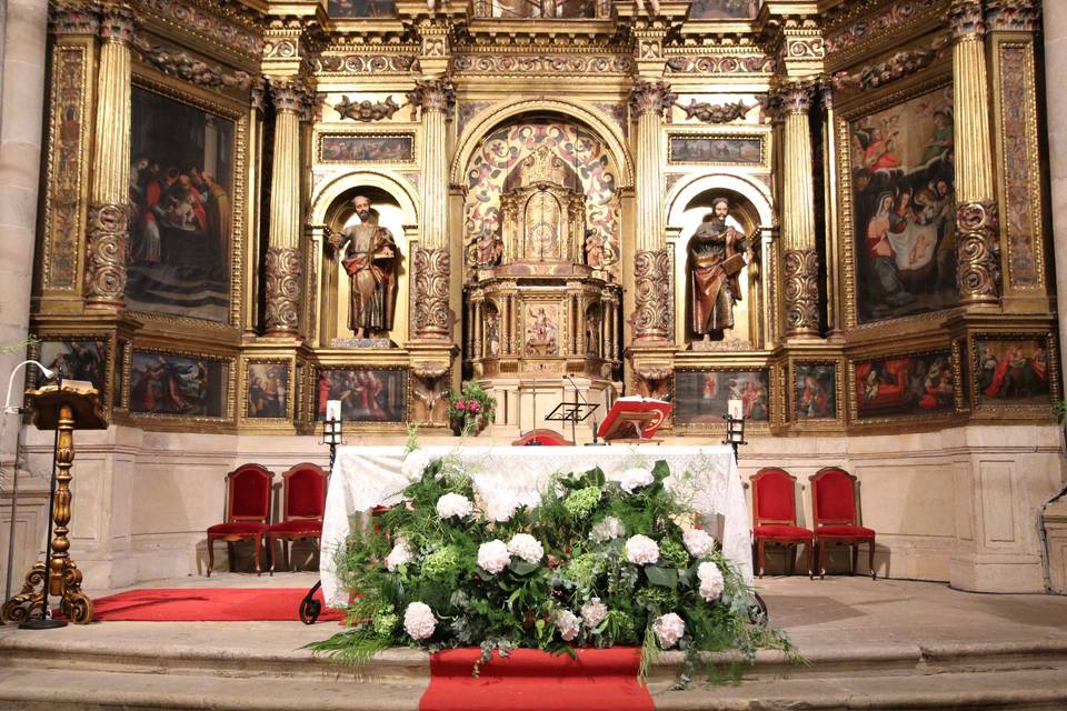 Altar de la iglesia de El Royo