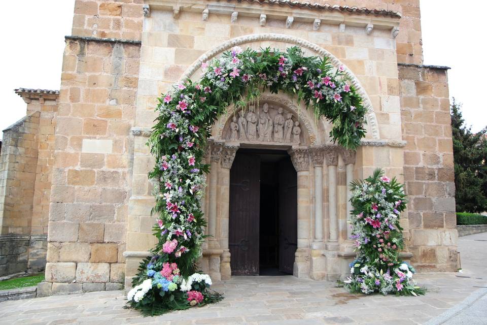 Arco abierto en iglesia de San Juan