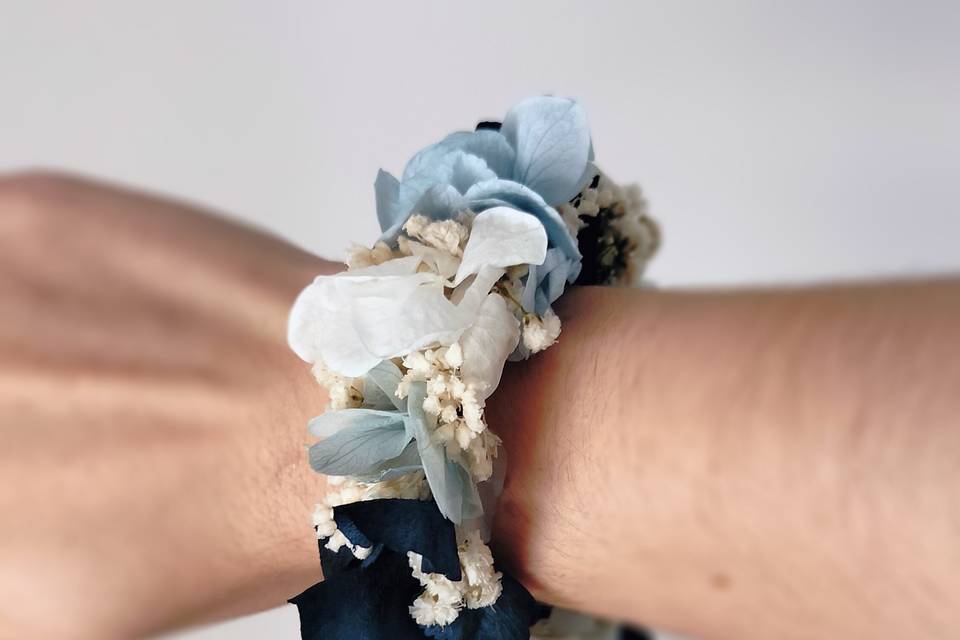 Pulsera alambrada