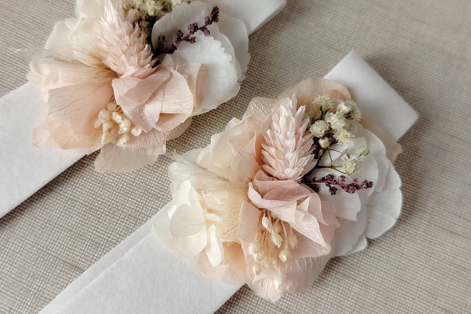 Pulseras tipo corsage