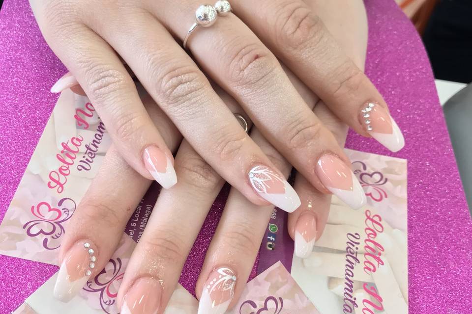 Lolita Nails - Consulta disponibilidad y precios