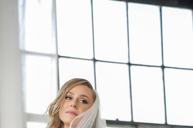 La novia junto a la ventana