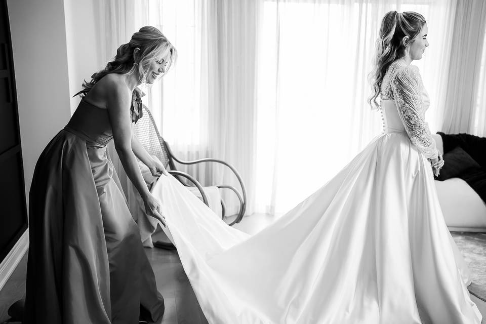 Los últimos ajustes del vestido