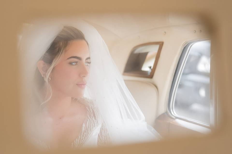 La novia en el coche