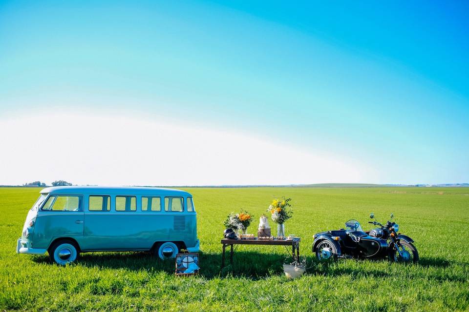 Volkswagen T1 & Sidecar BMW