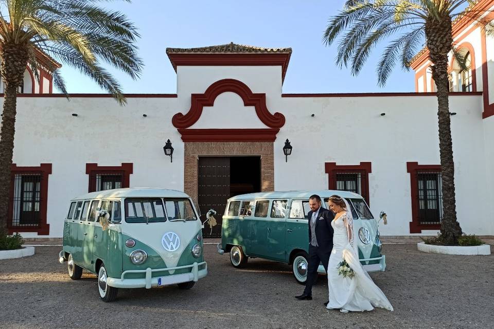 ¡Dos Volkswagen T1 en tu boda!