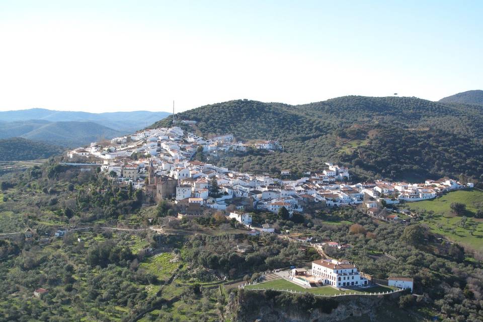 Vista aérea. La casa 1er plano