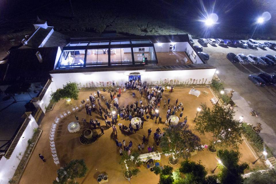 Patio De La Fuente De Noche