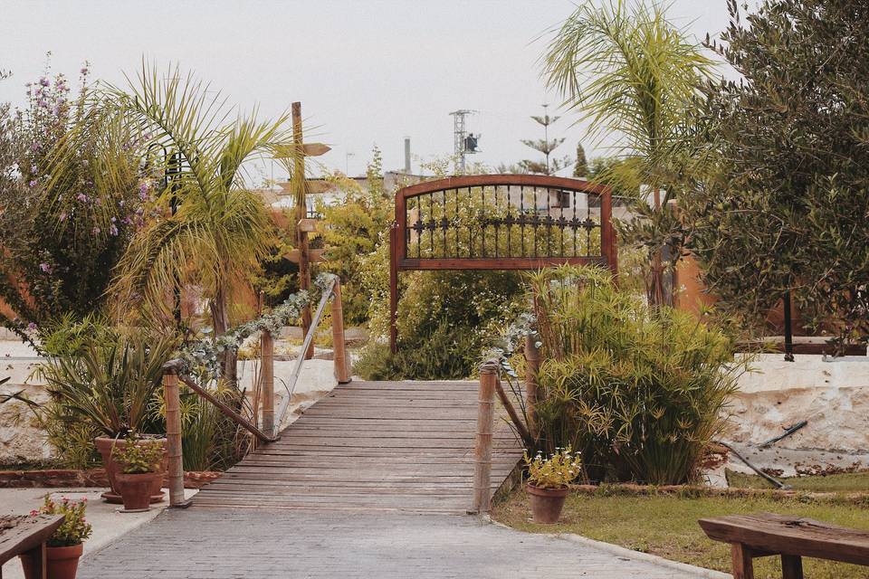 Puente de madera entrada