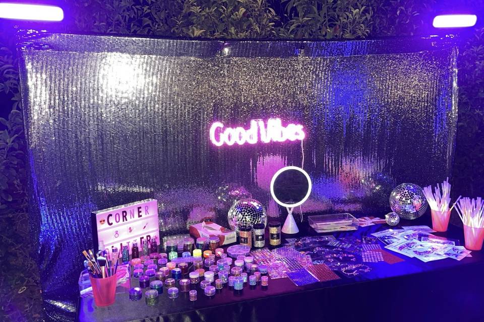 Corner Glitter