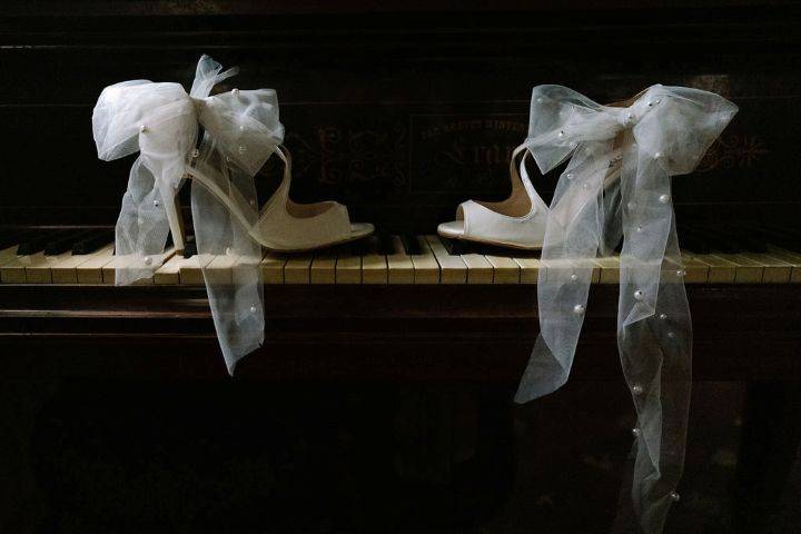 Los zapatos esperan el 