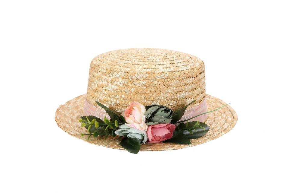 Sombrero con cinta y flores