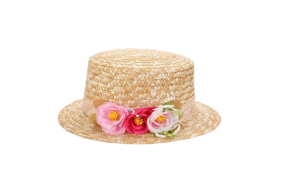 Sombrero con cinta y flores