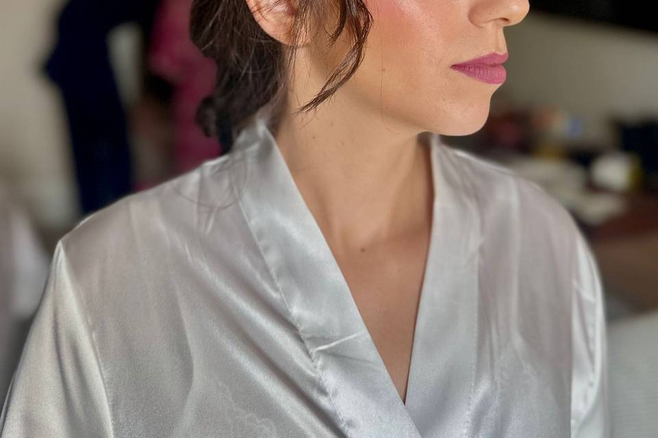 Peinado y maquillaje novia