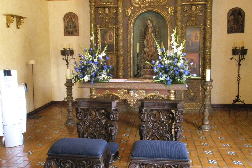 Capilla con Virgen Guadalupe