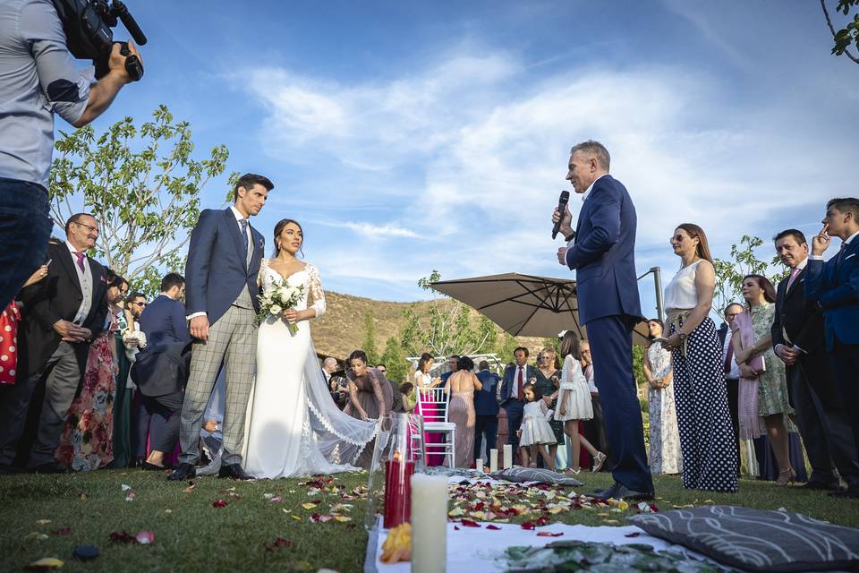 Oficiando la ceremonia