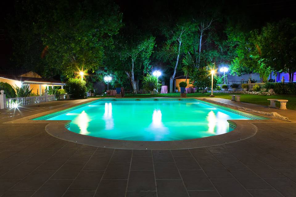 Piscina por la noche