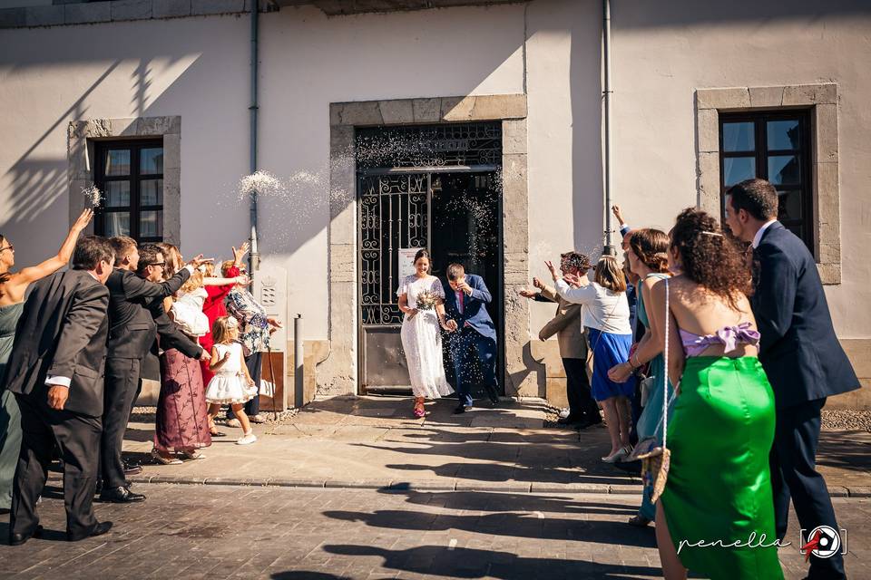 Salida de los novios