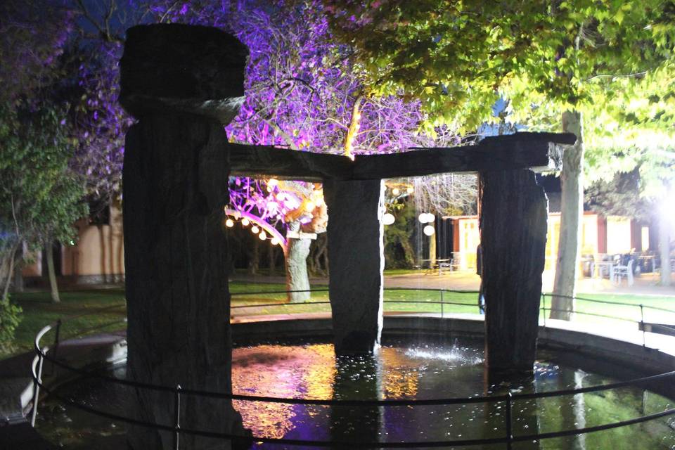 Jardín de noche