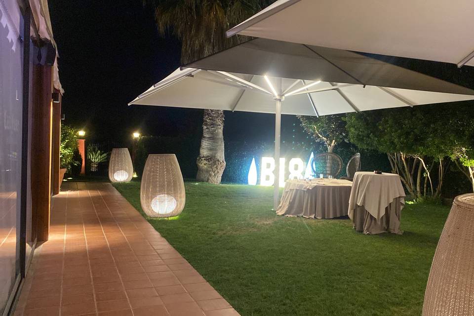Letra gigante iluminada