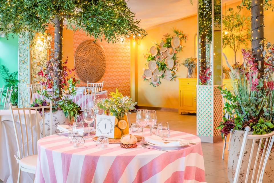 Mesa de banquete rosa