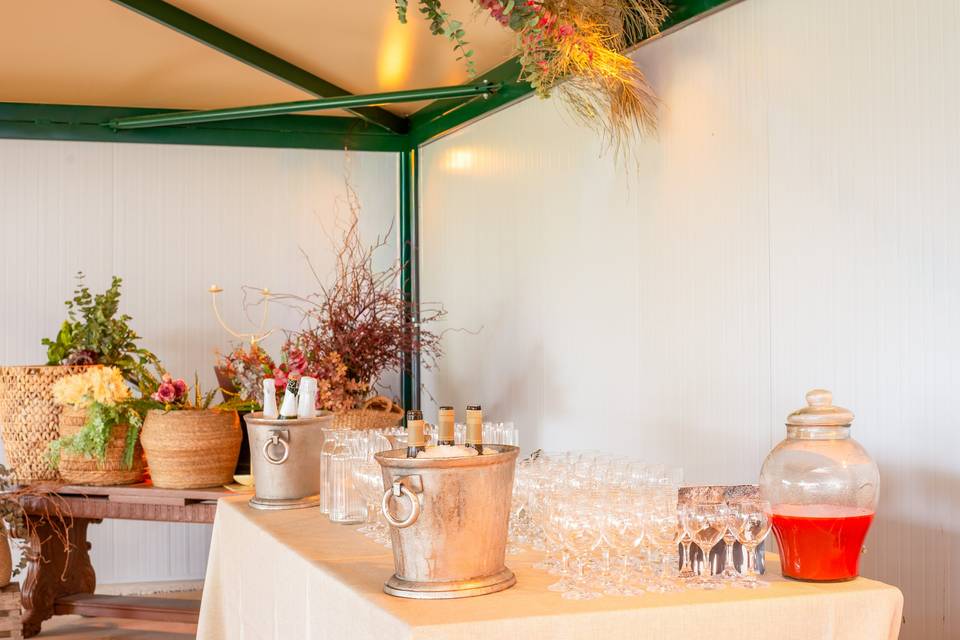 Mesa de buffet larga