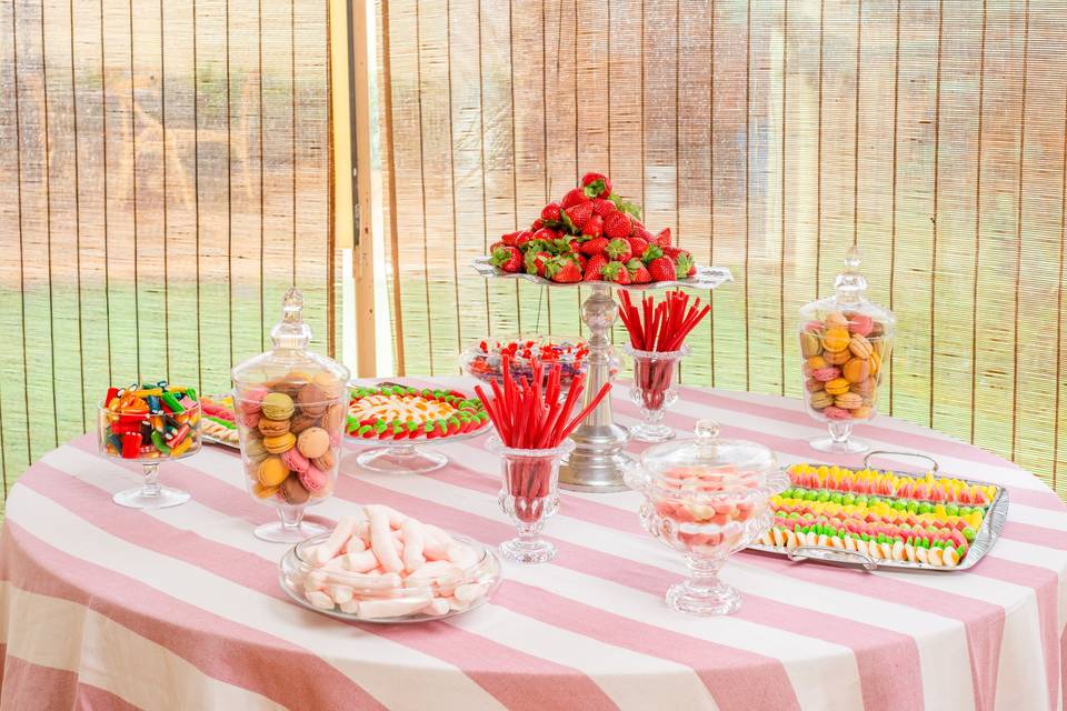 Mesa de dulces rosa