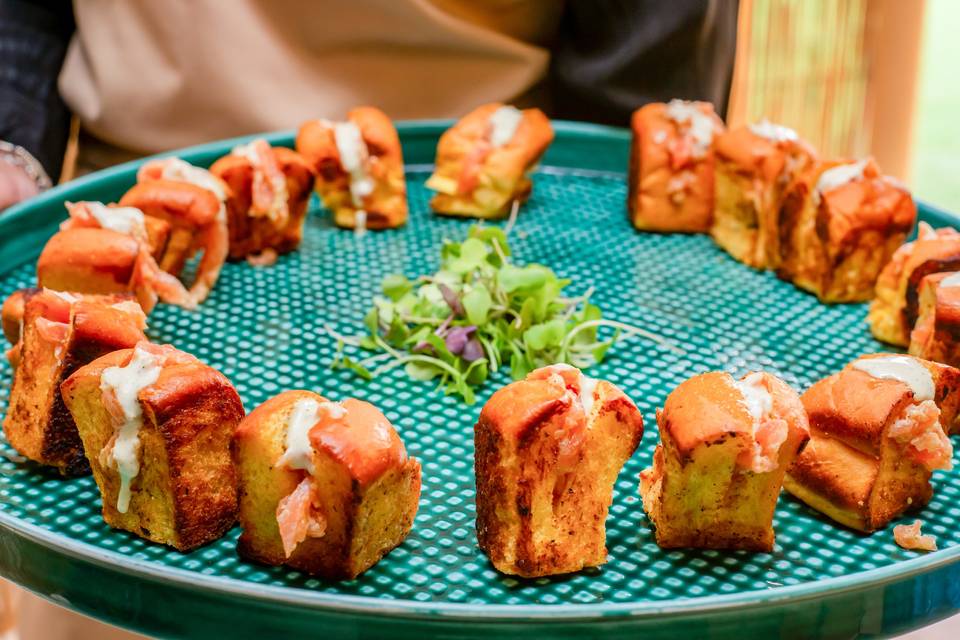 Rollos de sushi variados