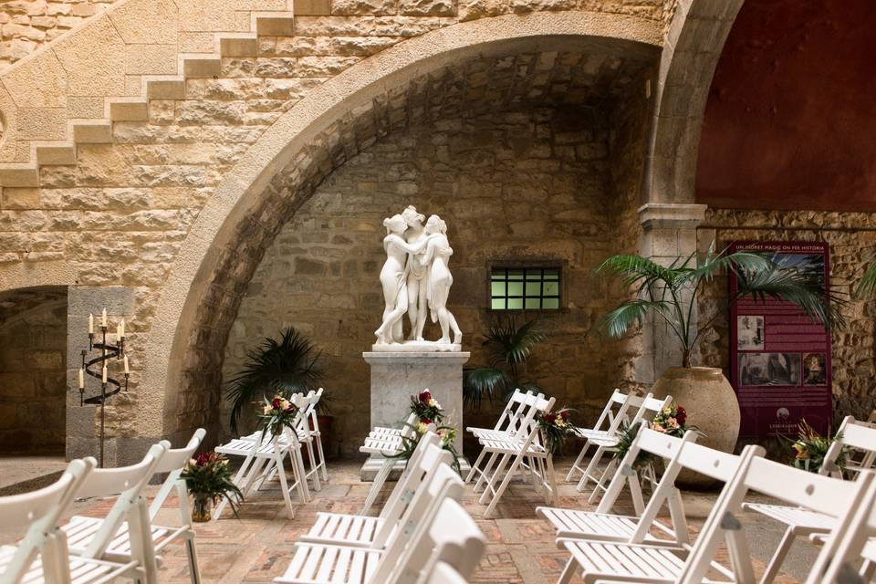 Decoración patio gótico