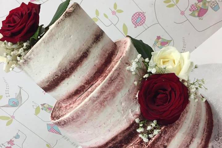 Nude cake vintage con rosas