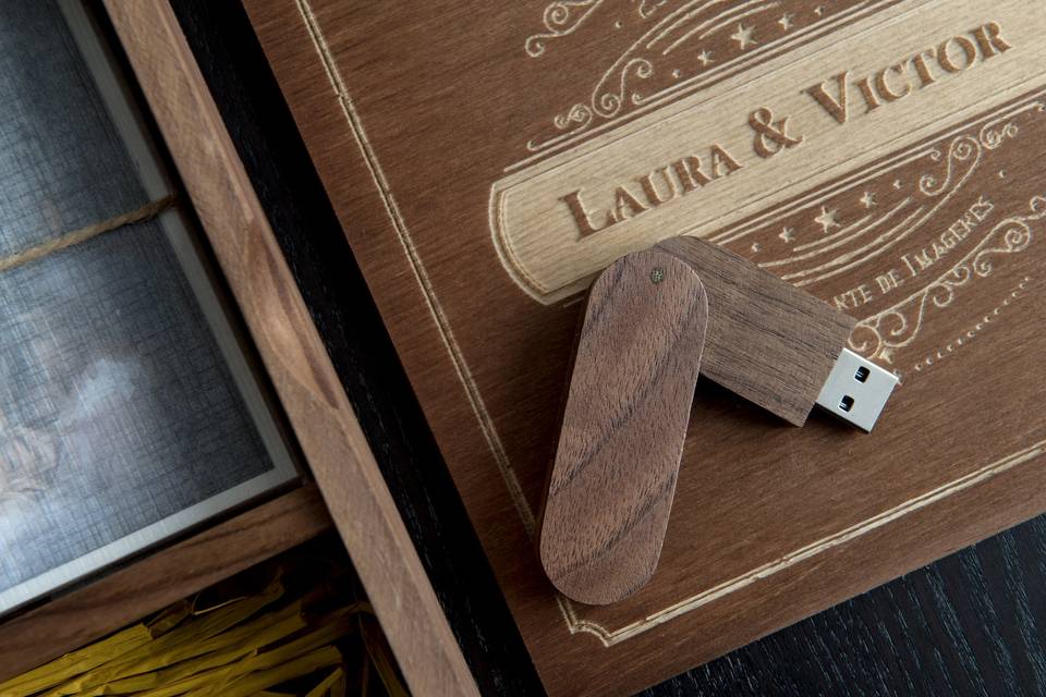 Caja de madera para USB
