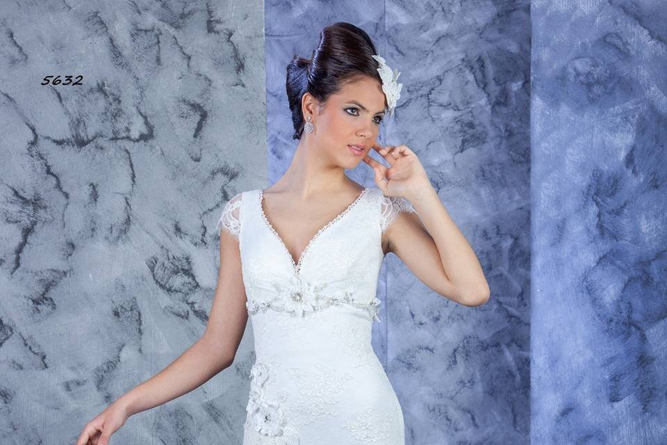 VL5632 Rosalía Bolado Novias