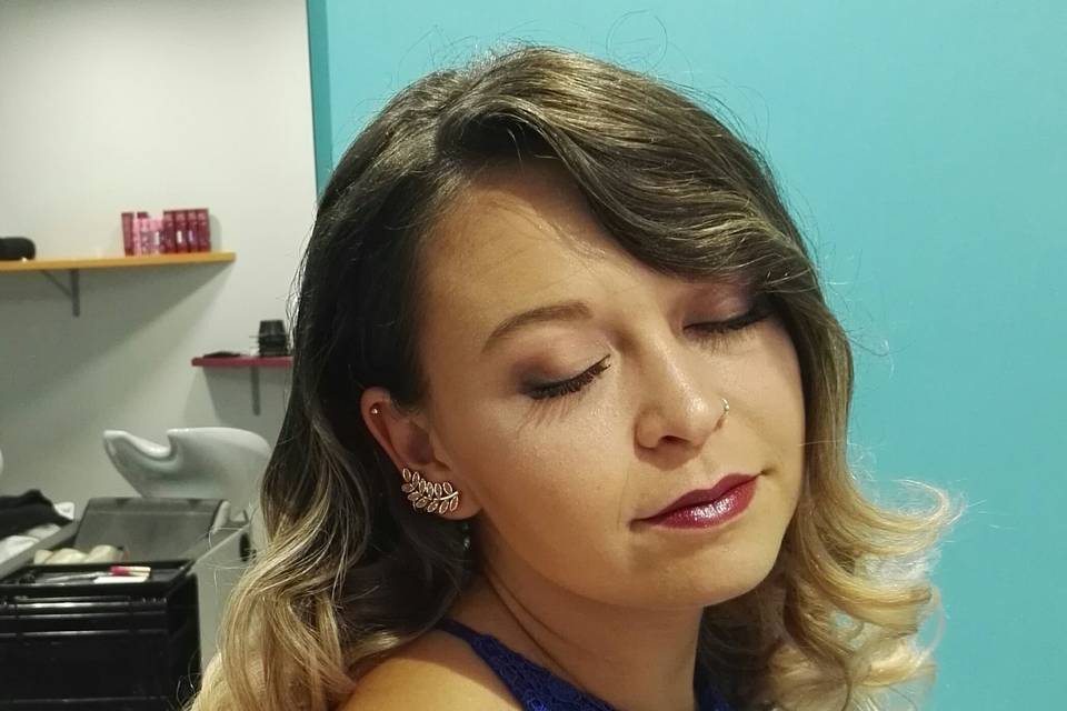 Maquillaje y ondas