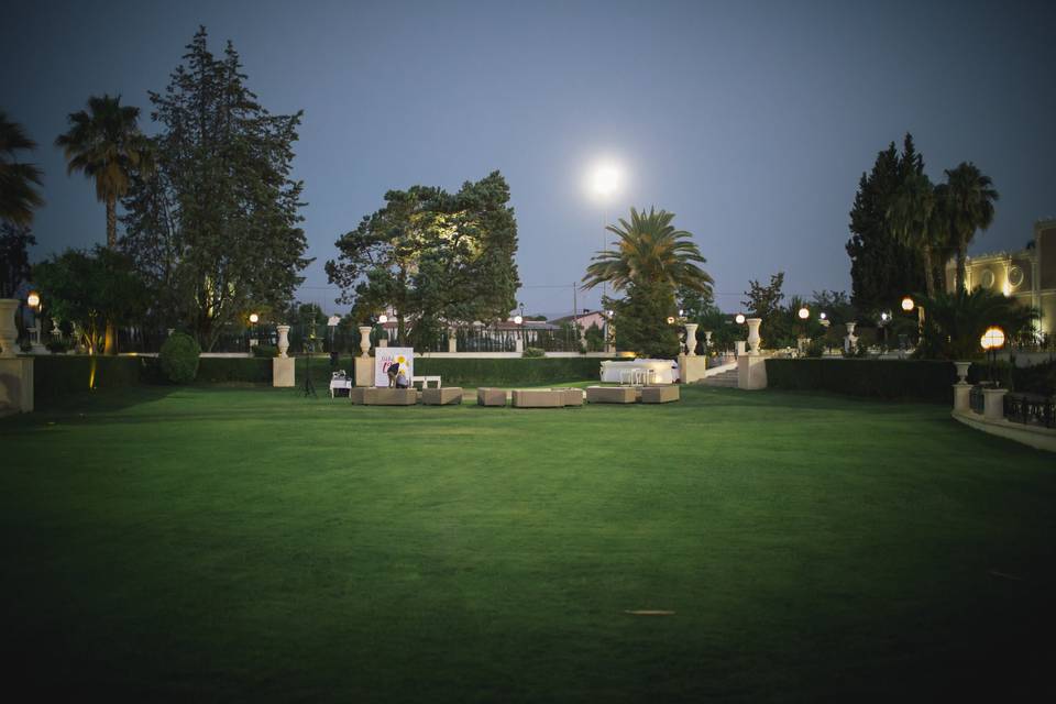 Jardines y Cortijo Caballo Blanco