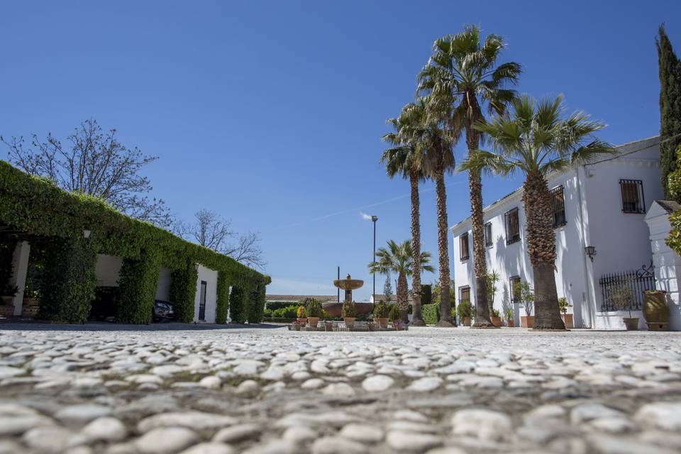 Jardines y Cortijo Caballo Blanco