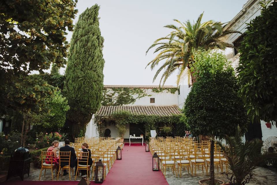 Jardines y Cortijo Caballo Blanco