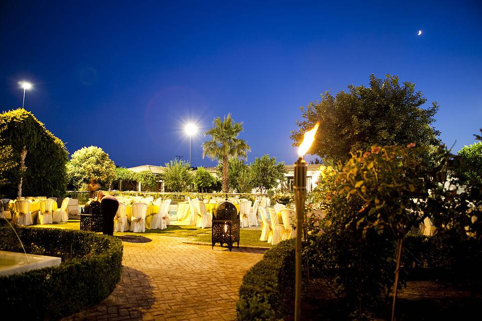 Jardines y Cortijo Caballo Blanco