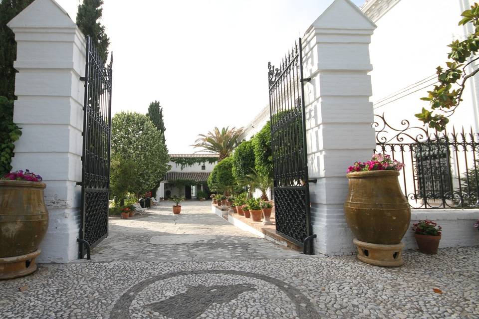 Jardines y Cortijo Caballo Blanco