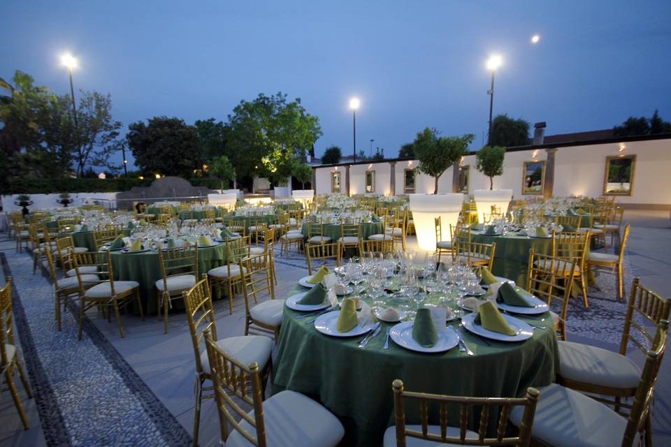 Jardines y Cortijo Caballo Blanco