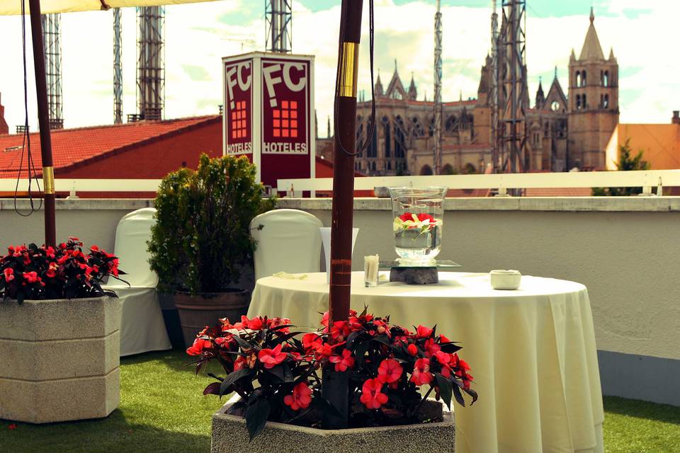 Copa de bienvenida en la terraza