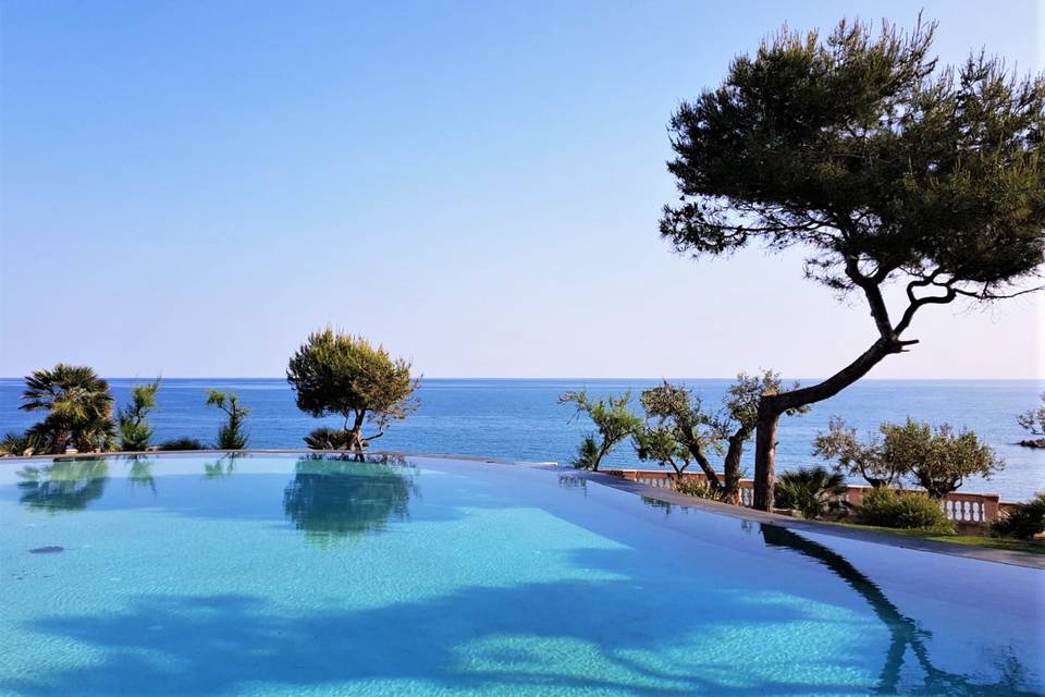 Piscina natural-vista al mar