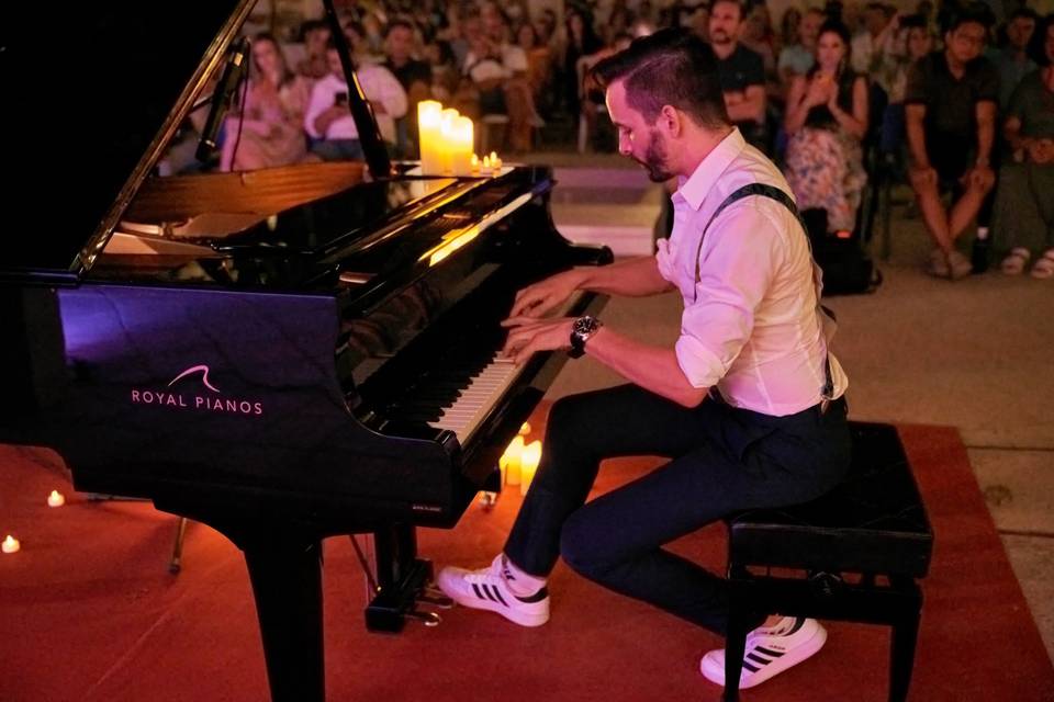 Pianista Miguel Ángel