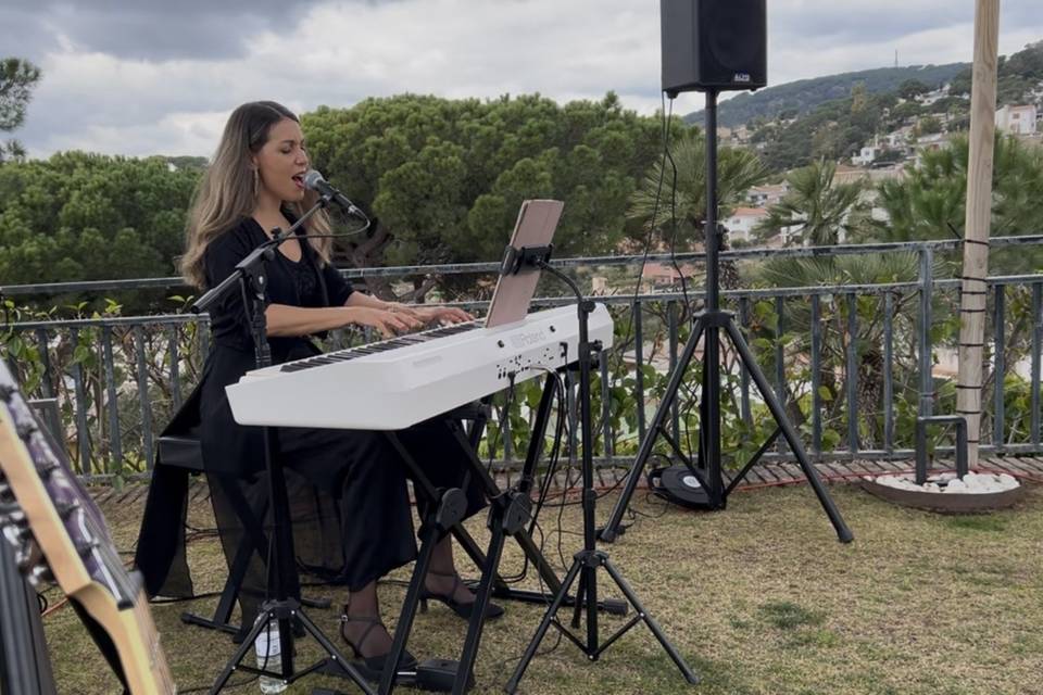 Piano y Voz en directo