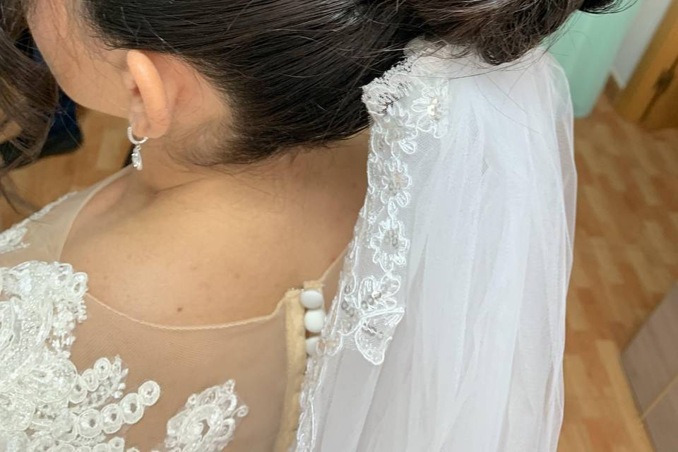 Maquillaje y peinado de novia